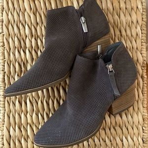 ✨NEW Vince Camuto Nethera Suede Booties